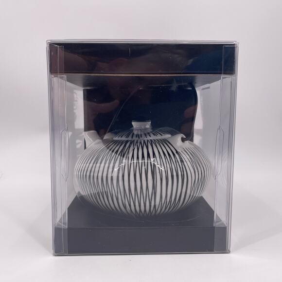 Pier 1 Imports AKINA Tea Pot Four Cup Set Porcelain Black White Pattern NEW - Picture 2 of 10